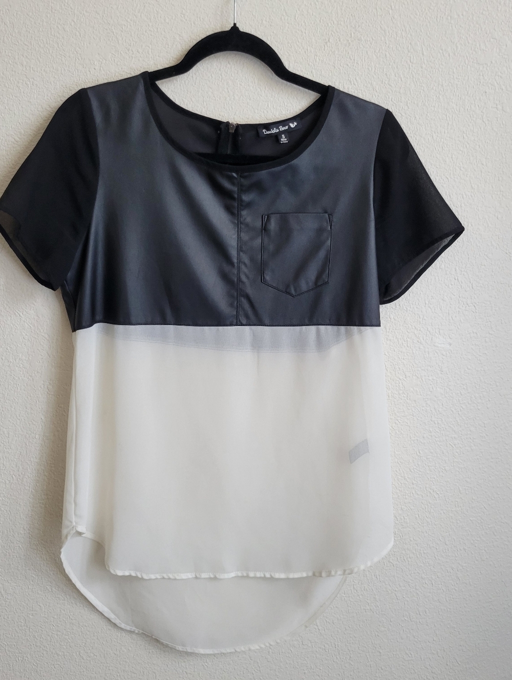 Double Zero Black/Off-White 2-Tone Chiffon & Faux Leather Short Sleeve Top Small